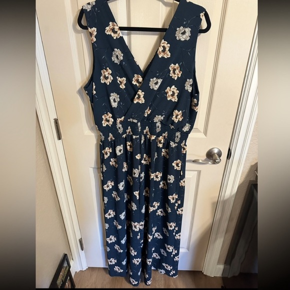 Apt. 9 Floral V-Neckline Cinched Elastic Waist Wide-Leg Jumpsuit, Navy, Sz XL - Picture 3 of 10